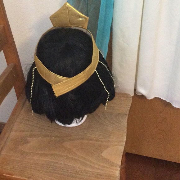 Bundle wig/Cleopatra Halloween costume size large. - Picture 5 of 8
